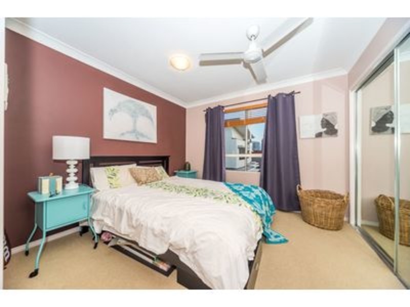 24/89 Bayview Street, Runaway Bay QLD 4216