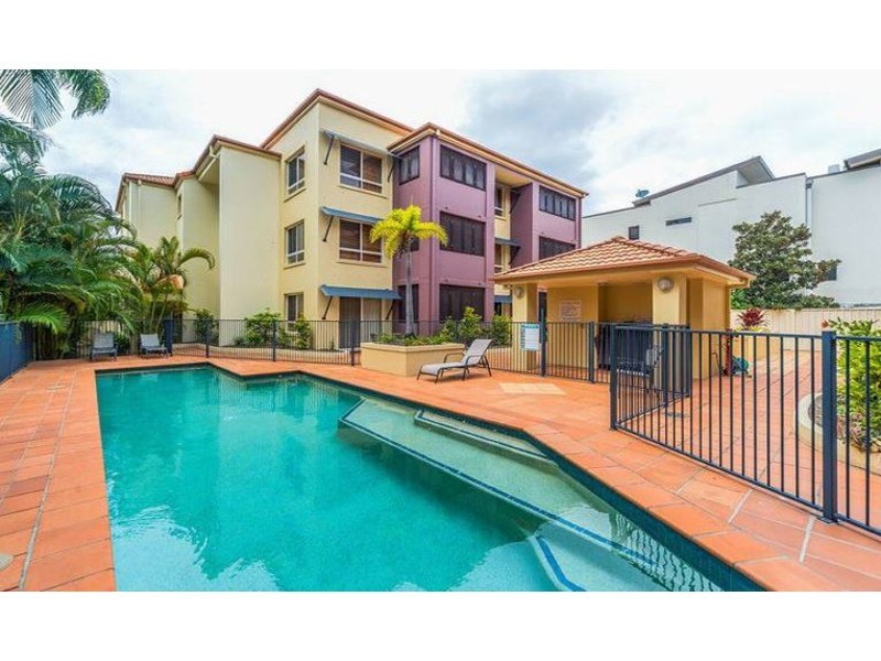24/89 Bayview Street, Runaway Bay QLD 4216