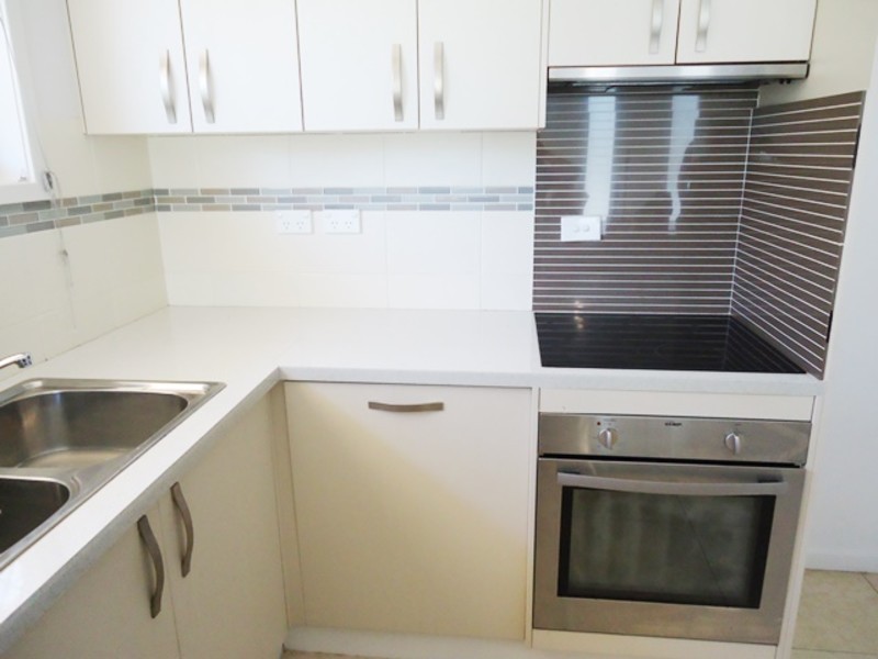 7 Nalkari Street, Coombabah QLD 4216