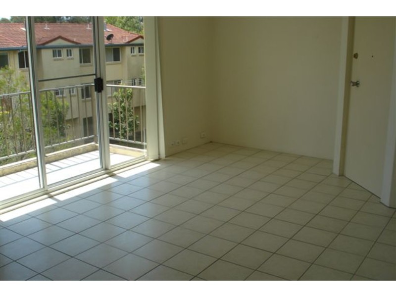 41/13 Brown Street, Labrador QLD 4215