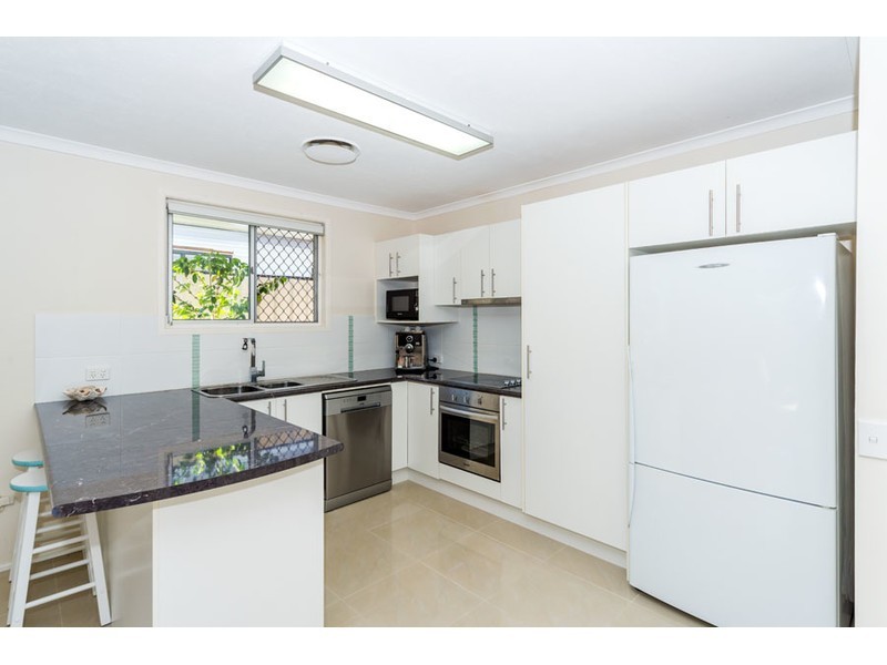 33 Turana Street, Coombabah QLD 4216