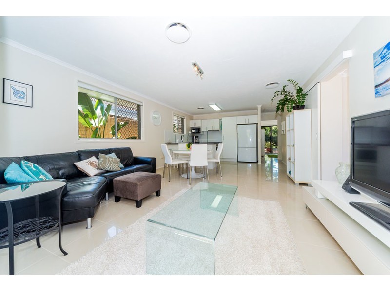 33 Turana Street, Coombabah QLD 4216