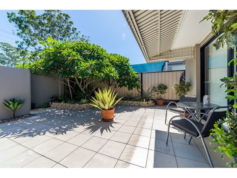 33 Turana Street, Coombabah QLD 4216