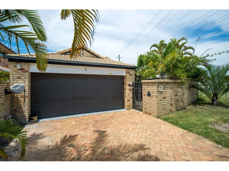 1 Sage Court, Runaway Bay QLD 4216