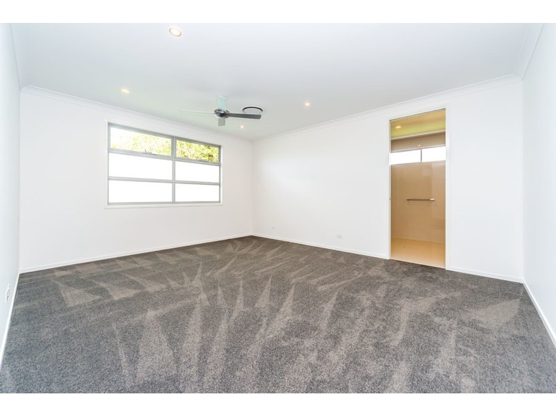 10 Helena Street, Biggera Waters QLD 4216