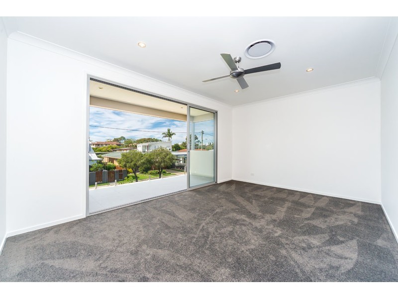 10 Helena Street, Biggera Waters QLD 4216