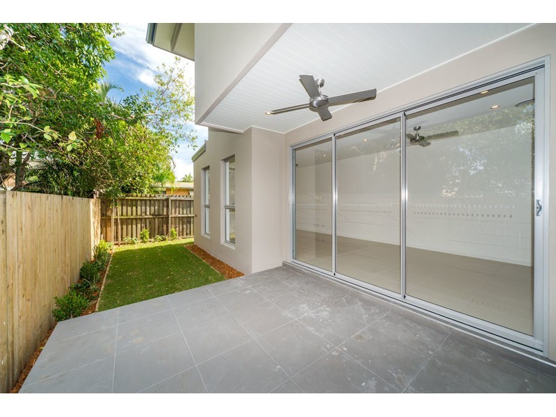 10 Helena Street, Biggera Waters QLD 4216