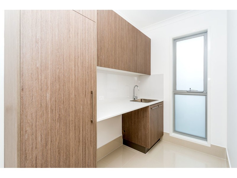 10 Helena Street, Biggera Waters QLD 4216