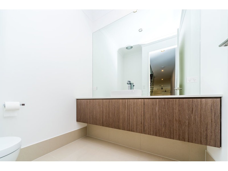 10 Helena Street, Biggera Waters QLD 4216