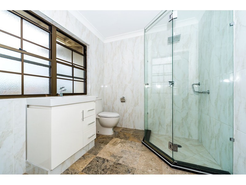 4 Aroa Court, Runaway Bay QLD 4216