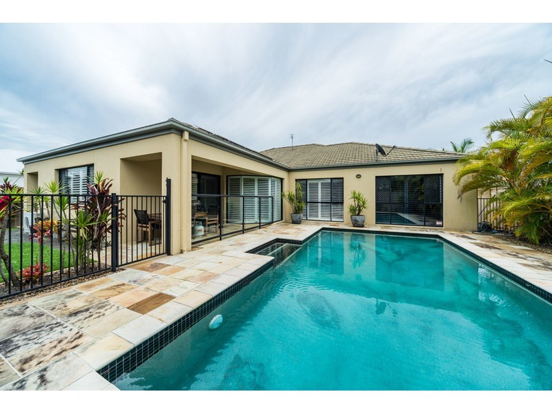 6 Biscay Way, Coombabah QLD 4216