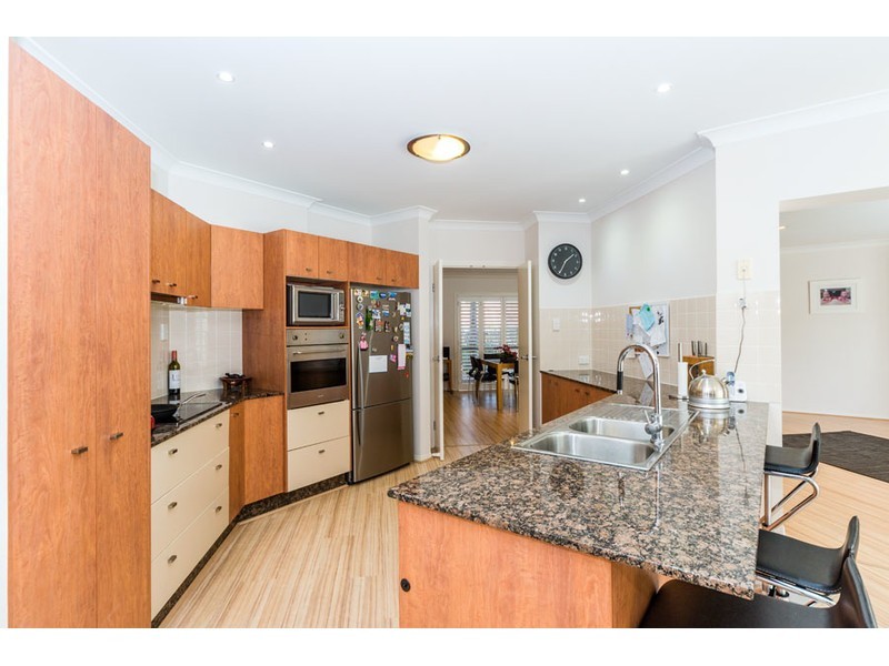 6 Biscay Way, Coombabah QLD 4216