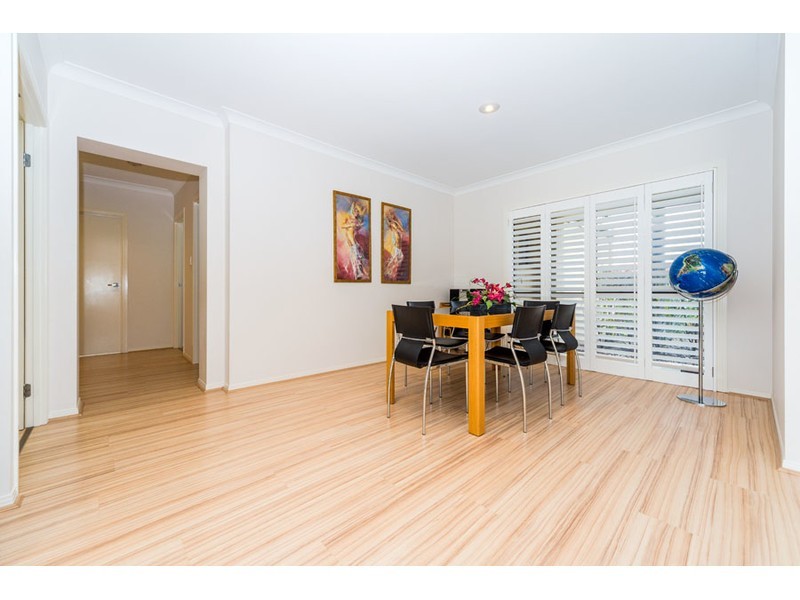 6 Biscay Way, Coombabah QLD 4216