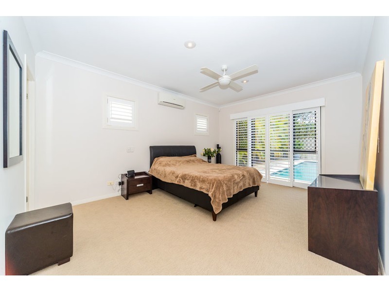 6 Biscay Way, Coombabah QLD 4216