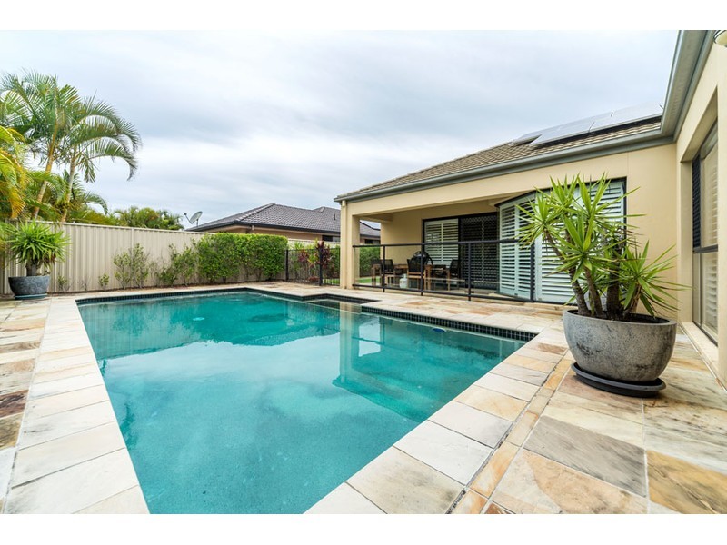 6 Biscay Way, Coombabah QLD 4216
