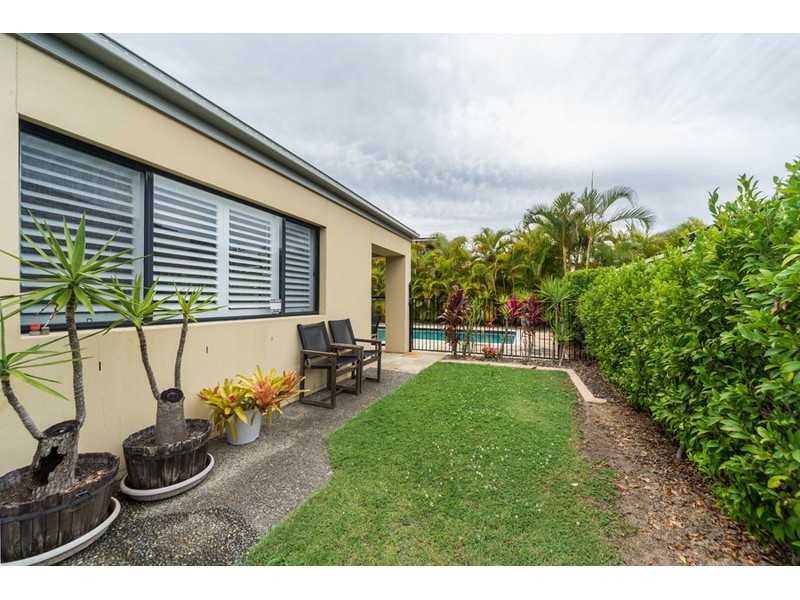 6 Biscay Way, Coombabah QLD 4216