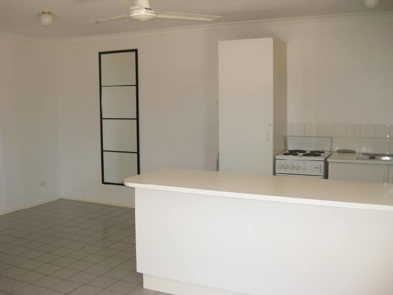 2/17 Callistemon Court, Arundel QLD 4214