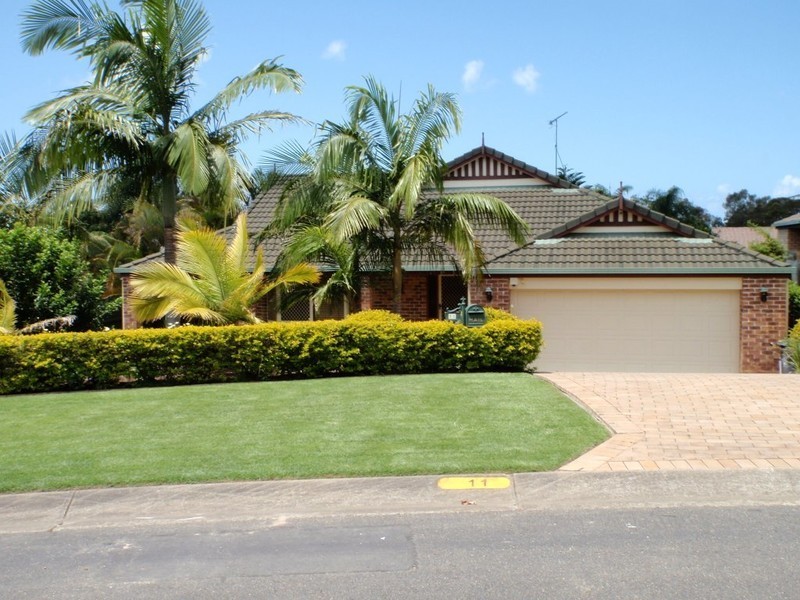 11 Crenshaw Court, Parkwood QLD 4214
