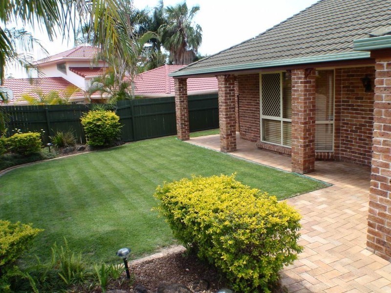 11 Crenshaw Court, Parkwood QLD 4214