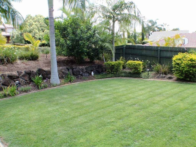 11 Crenshaw Court, Parkwood QLD 4214