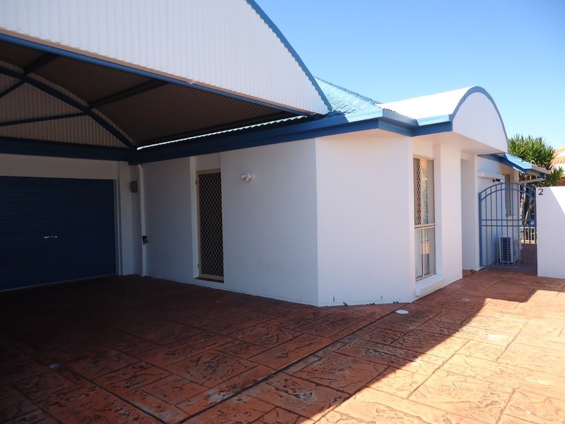 2/193 Bayview Street, Runaway Bay QLD 4216