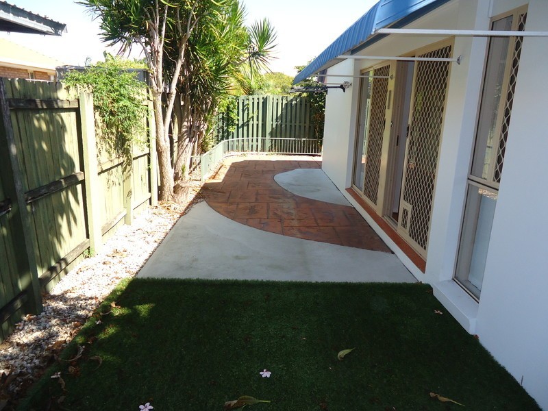 2/193 Bayview Street, Runaway Bay QLD 4216