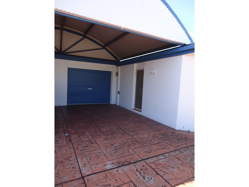 2/193 Bayview Street, Runaway Bay QLD 4216