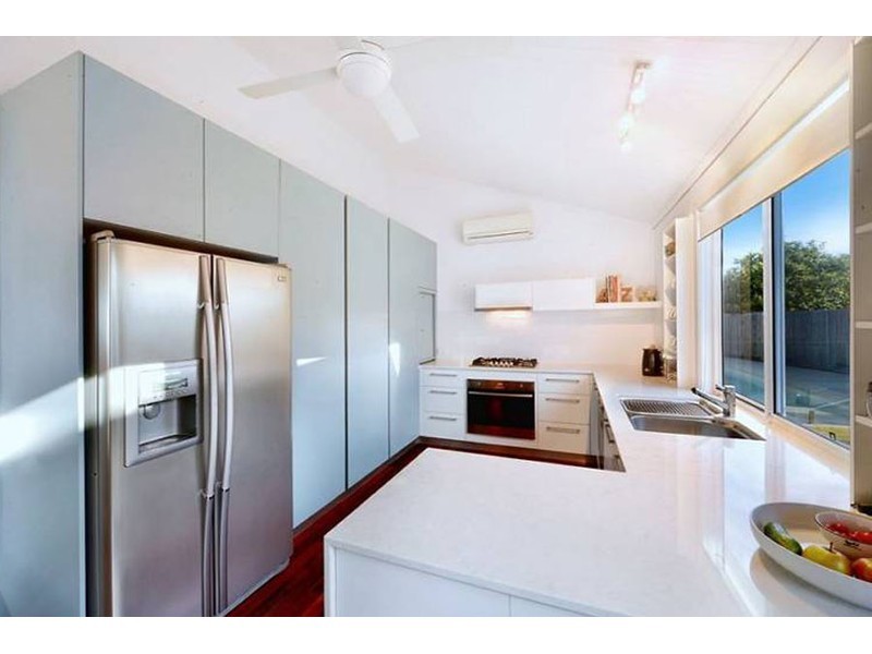 54 Errol Avenue, Paradise Point QLD 4216