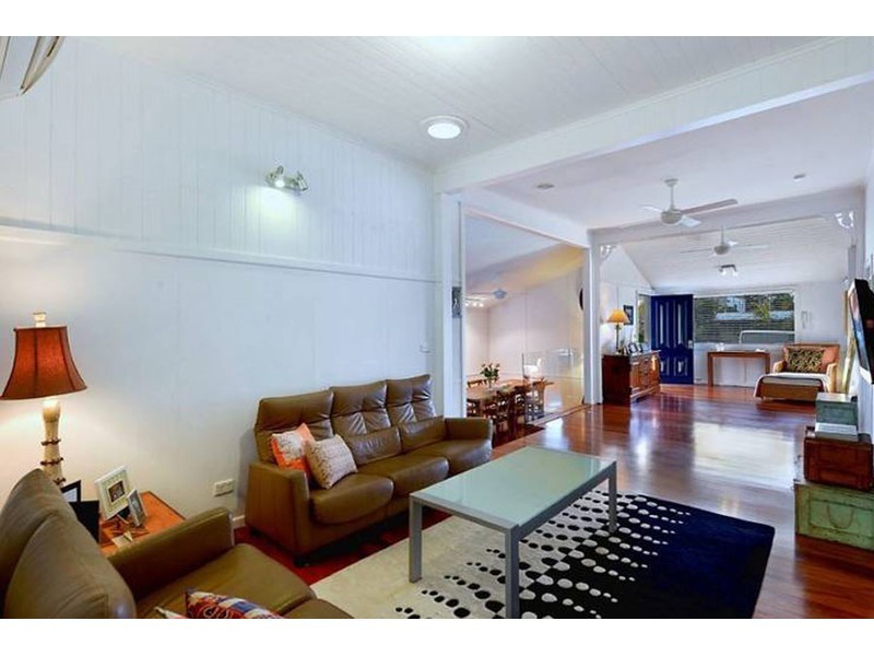 54 Errol Avenue, Paradise Point QLD 4216