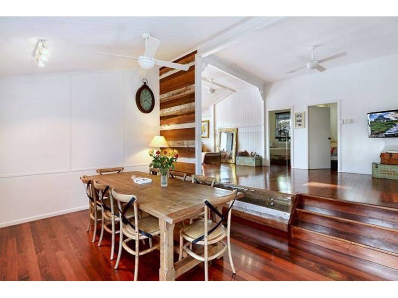 54 Errol Avenue, Paradise Point QLD 4216
