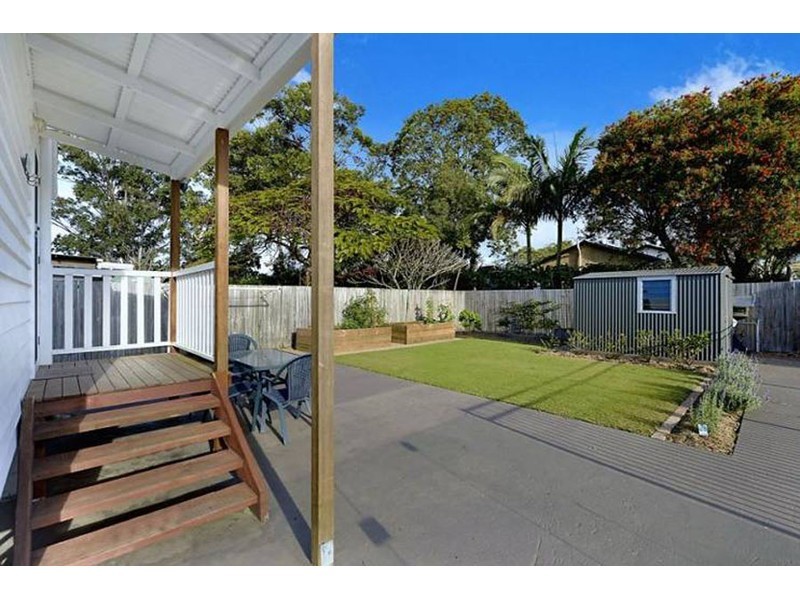54 Errol Avenue, Paradise Point QLD 4216
