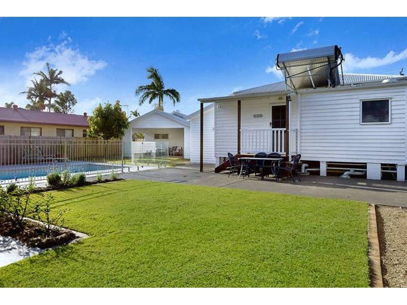 54 Errol Avenue, Paradise Point QLD 4216