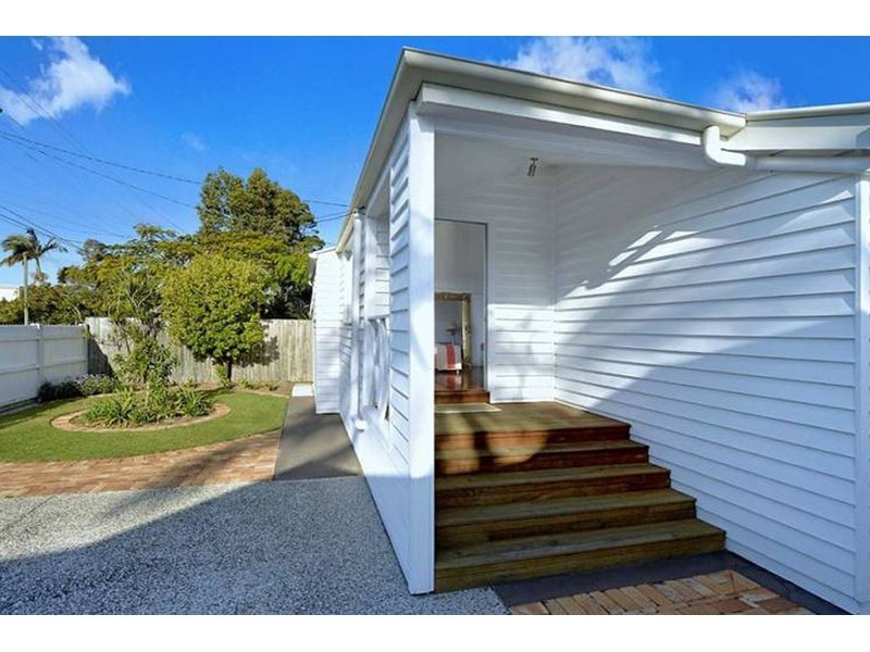 54 Errol Avenue, Paradise Point QLD 4216