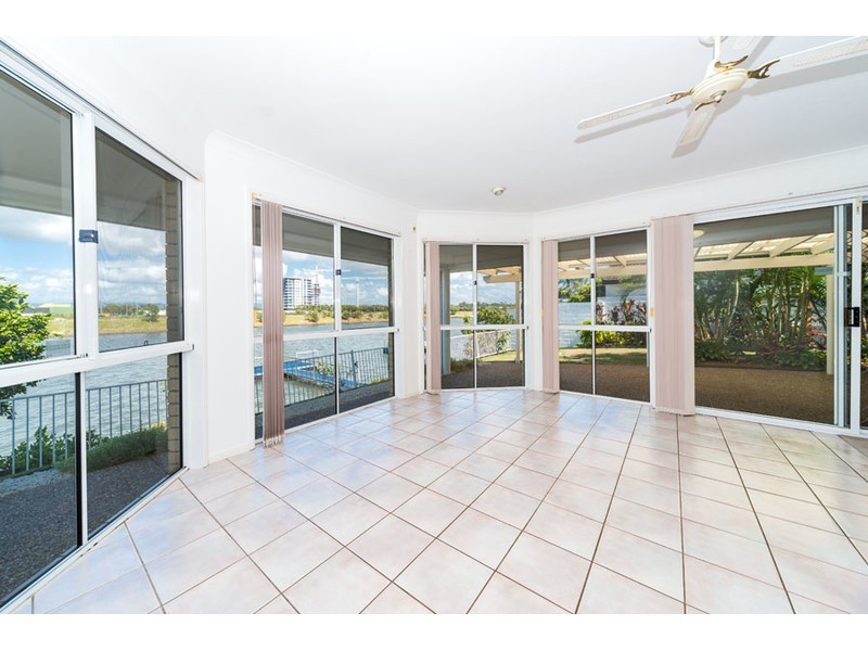 24 Anchorage Way, Biggera Waters QLD 4216