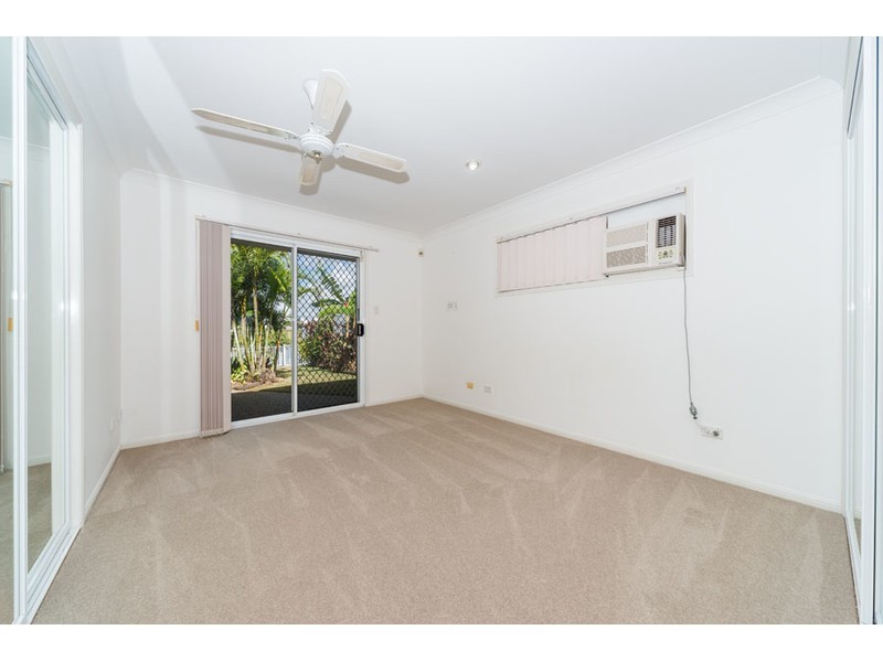 24 Anchorage Way, Biggera Waters QLD 4216