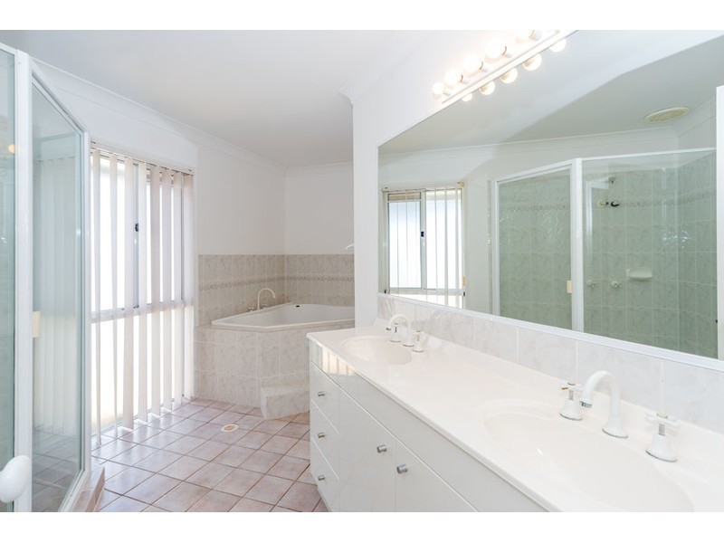 24 Anchorage Way, Biggera Waters QLD 4216