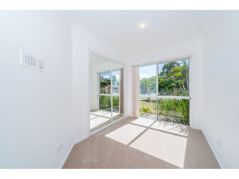 24 Anchorage Way, Biggera Waters QLD 4216