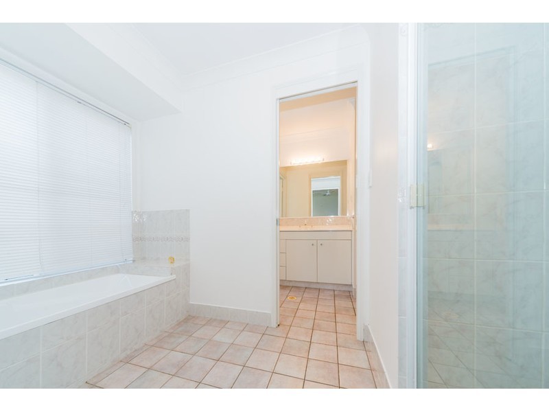 24 Anchorage Way, Biggera Waters QLD 4216