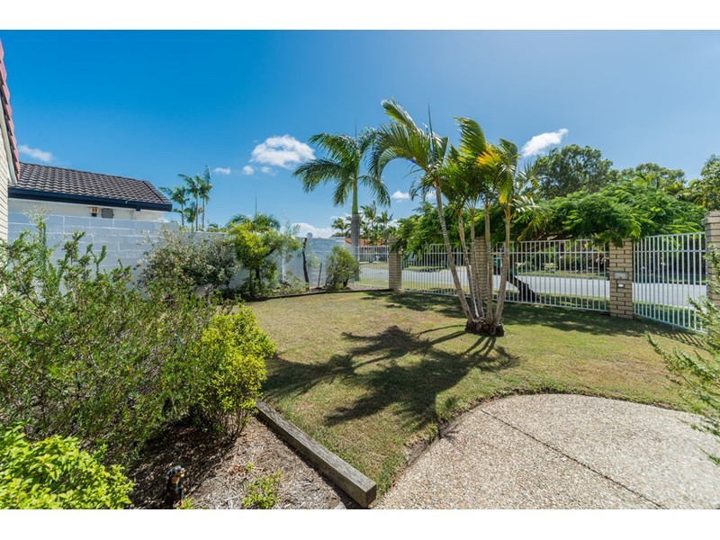 24 Anchorage Way, Biggera Waters QLD 4216