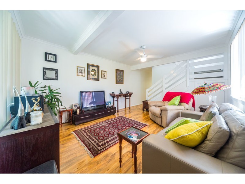 2/78 Worendo Street, Southport QLD 4215