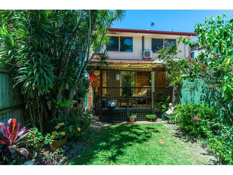 2/78 Worendo Street, Southport QLD 4215