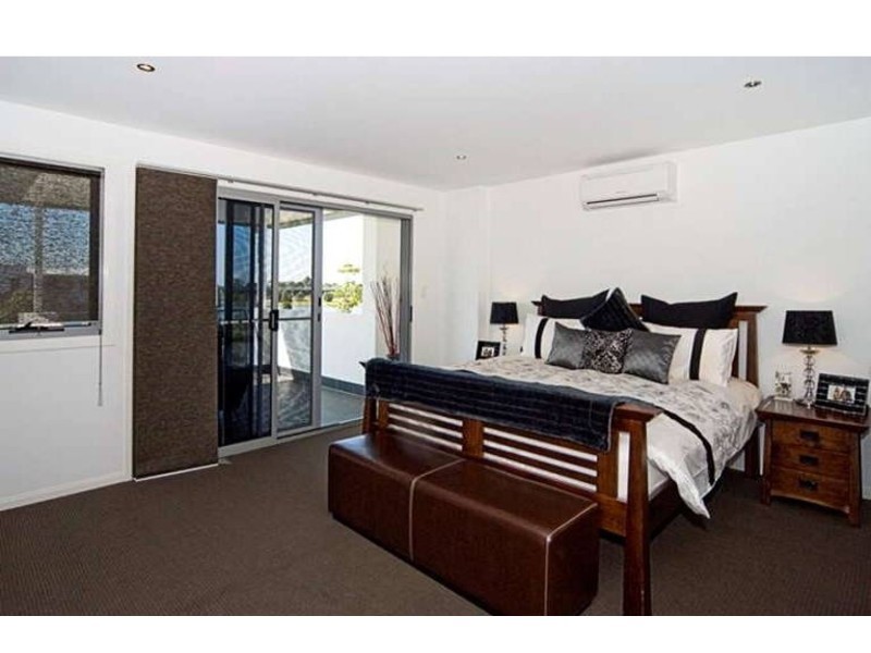 2 Fleetwood Court, Helensvale QLD 4212