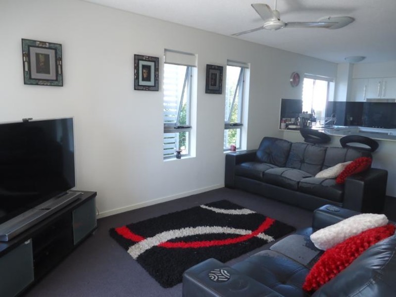 4/32 Parker Street, Labrador QLD 4215