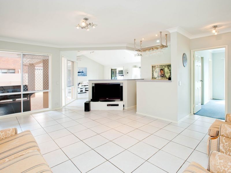 12 Marco Polo Place, Hollywell QLD 4216