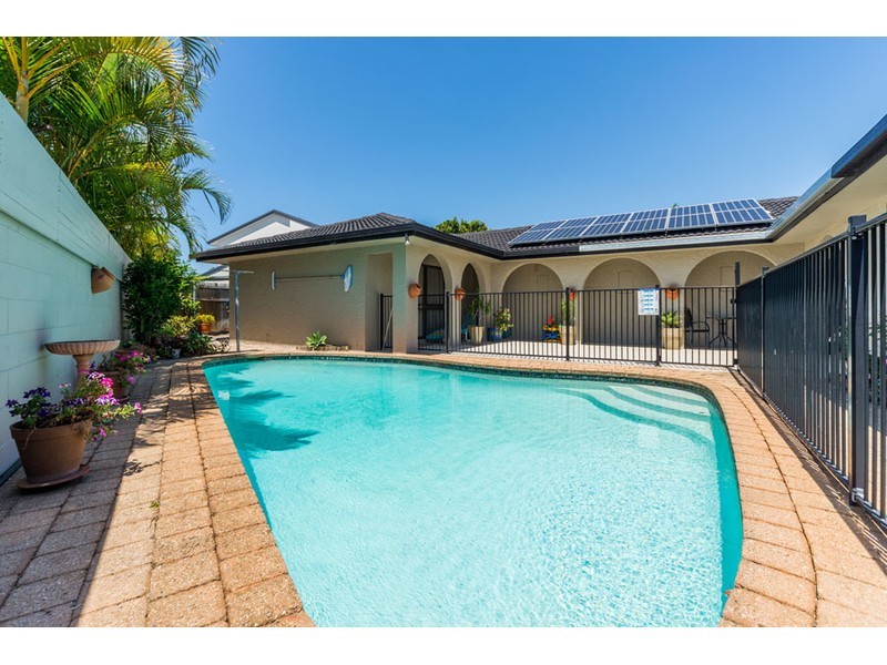 55 Markham Avenue, Runaway Bay QLD 4216