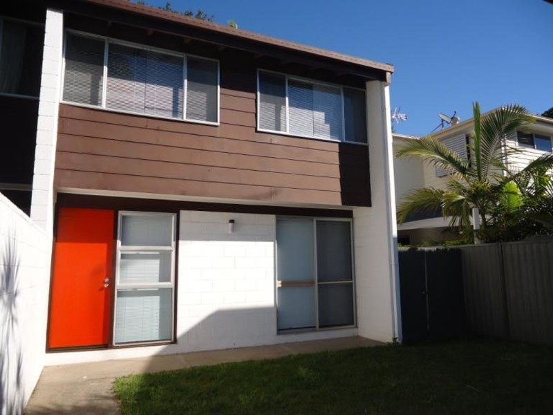 1/24 Gordon Street, Labrador QLD 4215