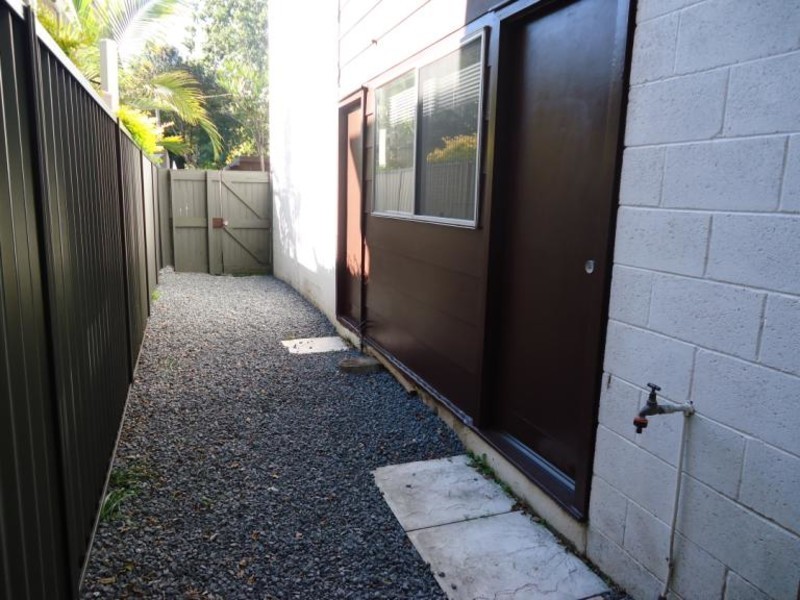 1/24 Gordon Street, Labrador QLD 4215