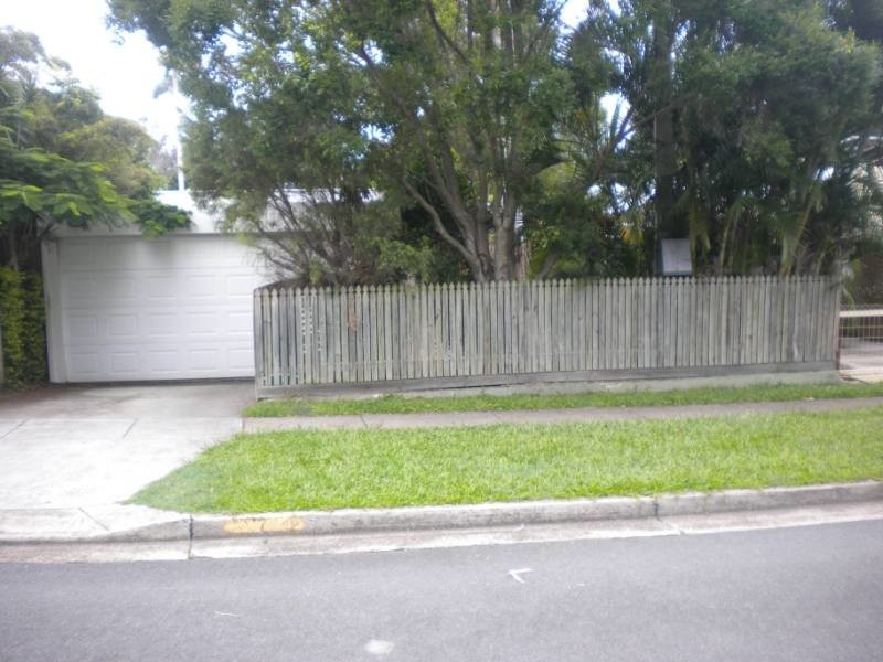 7 Kerr Avenue, Southport QLD 4215