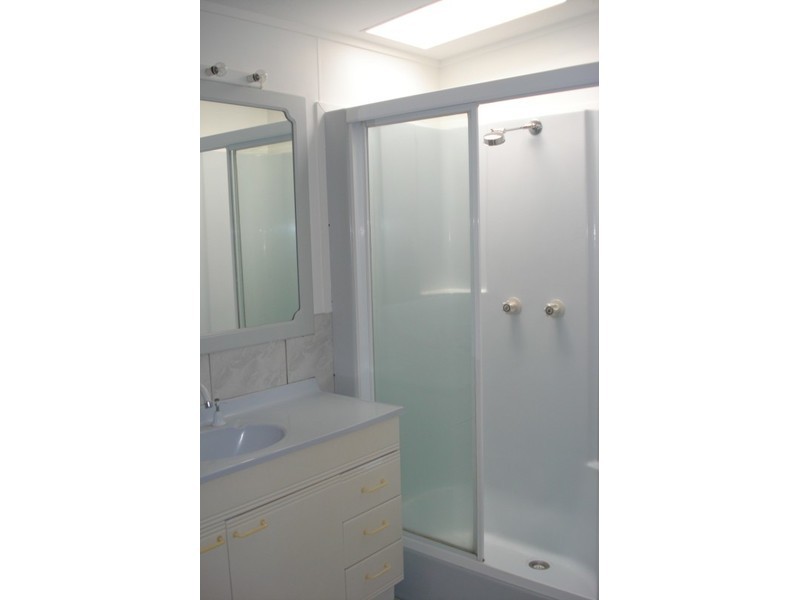 7 Kerr Avenue, Southport QLD 4215