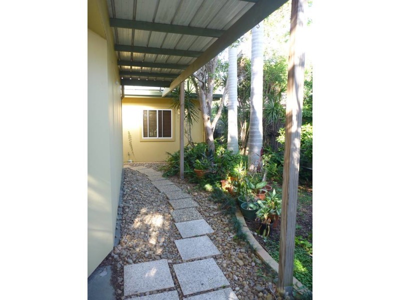 7 Kerr Avenue, Southport QLD 4215